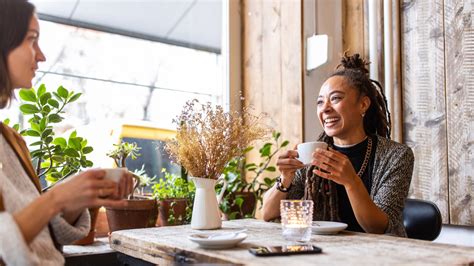 Manager and employee discussing performance — managing underperformance in small business starts with an early conversation